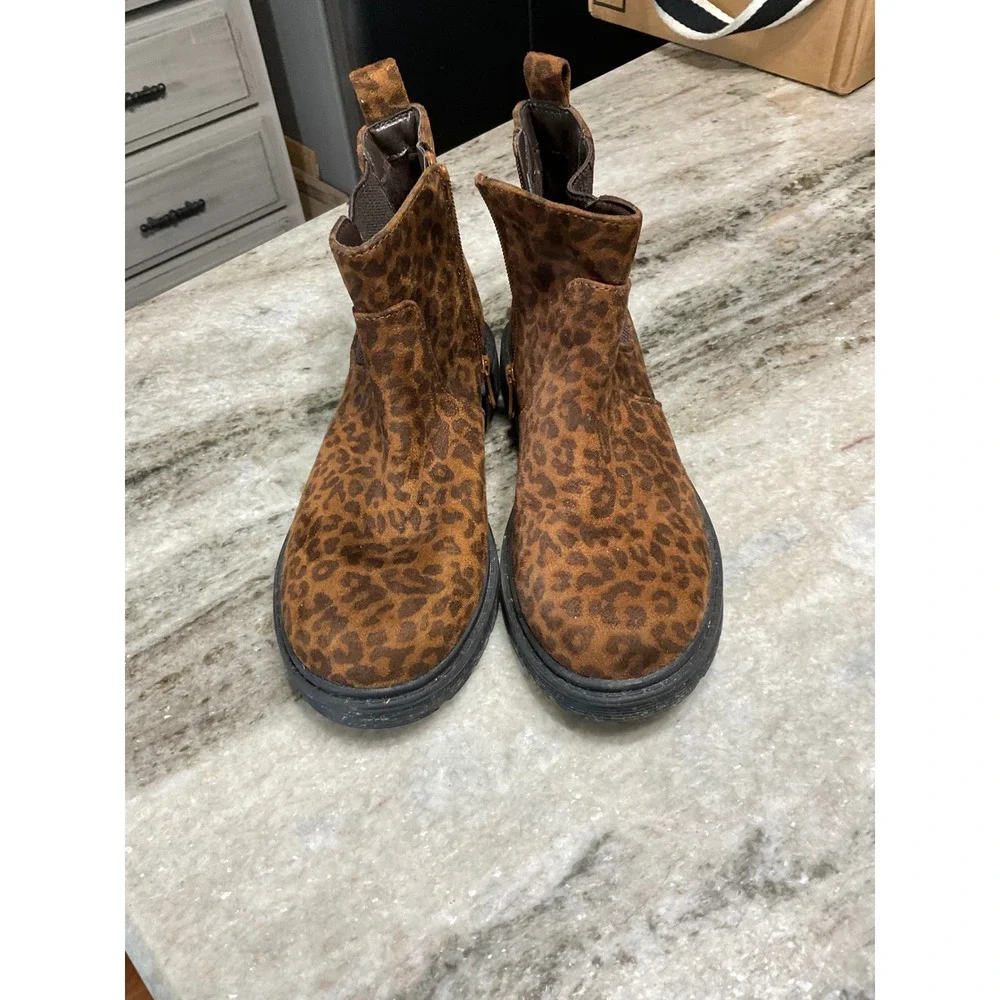Cat & Jack Chelsea Boots Kids Size 3 Leopard Print‎ Brown Faux Suede Zip Up